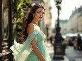 Mode nomade : comment la robe vert d’eau se réinvente du safari chic aux rues de Paris